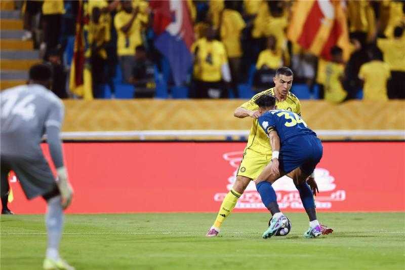 النصر يواصل انتصاراته ويتصدر الدوري السعودي بثنائية أمام الحزم