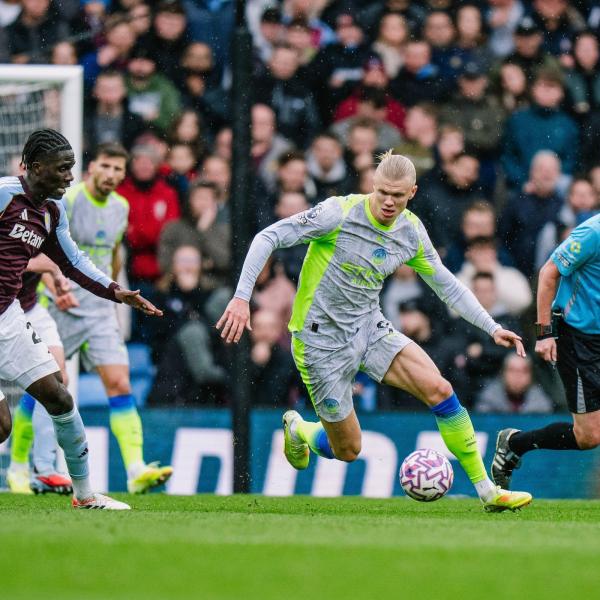 مانشستر سيتي يخسر أمام أستون فيلا في الدوري الإنجليزي