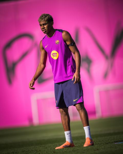 والد يامال يثير الجدل بعد الكلاسيكو برسالة استفزازية لريال مدريد