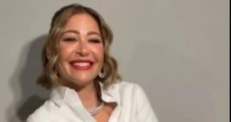 منة شلبى فى جلسة تصوير على أغنية نانسى عجرم