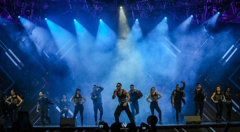 محمد رمضان يحطم الأرقام القياسية في الإمارات بحفل ضخم داخل القرية العالمية