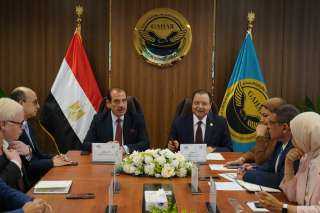 رئيس الرقابة الصحية: إطلاق أول معايير وطنية لمكاتب... رئيس الرقابة الصحية: إطلاق أول معايير وطنية لمكاتب الصحة والحجر الصحي خطوة غير مسبوقة