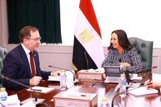 وزيرة التضامن الاجتماعي تلتقي سفير المملكة المتحدة بالقاهرة وزيرة التضامن الاجتماعي تلتقي سفير المملكة المتحدة بالقاهرة