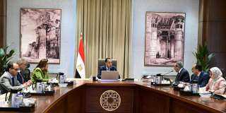 رئيس الوزراء يتابع مع محافظ بورسعيد عددًا من... رئيس الوزراء يتابع مع محافظ بورسعيد عددًا من المشروعات الاستثمارية الجاري تنفيذها في المحافظة