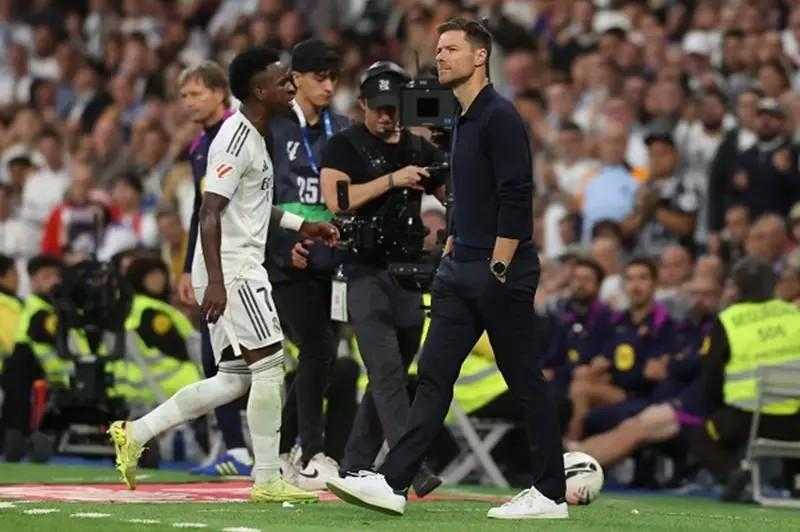 فينيسيوس جونيور يعتذر لجماهير ريال مدريد بعد واقعة الكلاسيكو