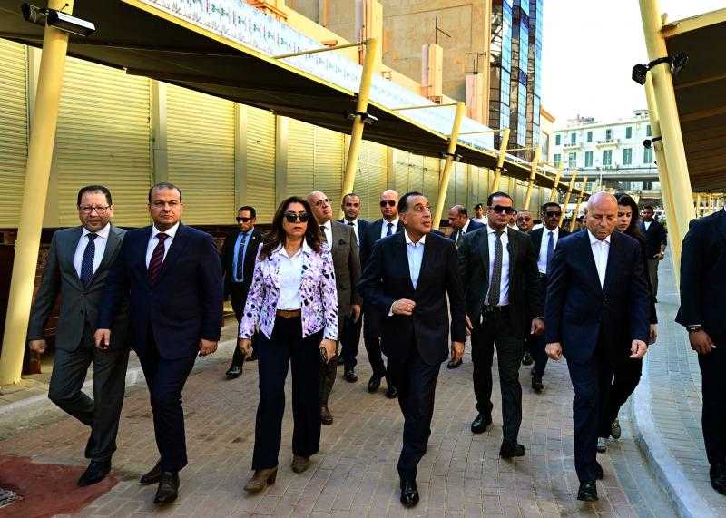 رئيس الوزراء يفتتح مشروع تطوير سوق العتبة