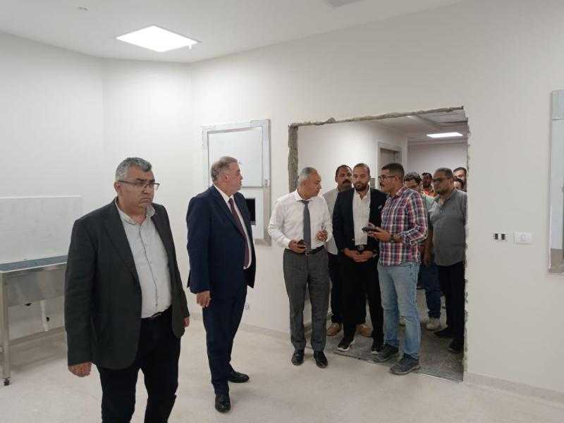 جولة مسائية لمساعدي وزير الصحة بمستشفى بولاق الدكرور لمتابعة الأعمال النهائية لبدء التشغيل التجريبي