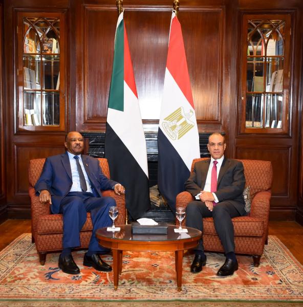 وزير الخارجية ونظيره السوداني