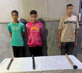 مشاجرة طلاب بأسيوط وضبط أسلحة بيضاء أمام مدرسة مشاجرة طلاب بأسيوط وضبط أسلحة بيضاء أمام مدرسة