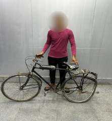 ضبط لص دراجة هوائية سرق هاتف فتاة بالإسماعيلية ضبط لص دراجة هوائية سرق هاتف فتاة بالإسماعيلية