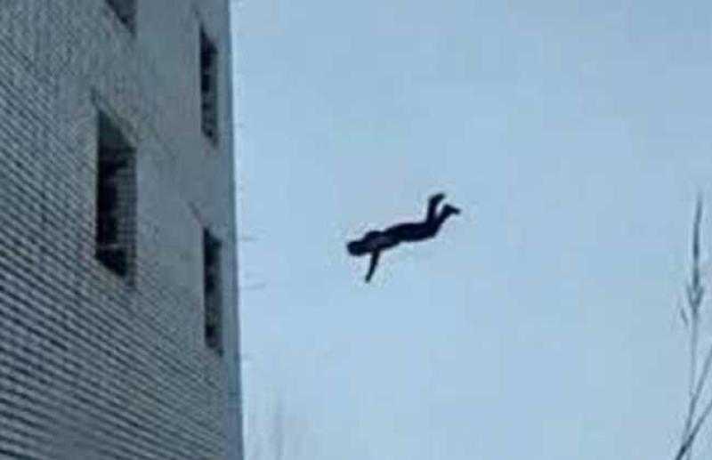 مصرع شخص سقوط من عقار بالدقهلية