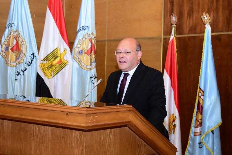 رئيس جامعة سوهاج: طلابنا فخورون بحضارتهم ويساهمون في الاحتفال بافتتاح المتحف المصري الكبير