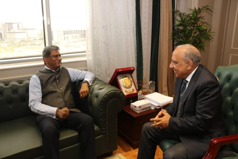 وزير الكهرباء يستقبل سفير الهند لدى القاهرة لتعزيز التعاون بالشبكات الذكية والهيدروجين الأخضر