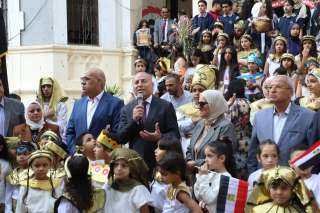 محافظ القاهرة طلاب مدرسة قصر الدوبارة الرسمية فعاليات الطابور المدرسي