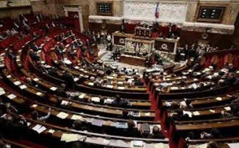 للمرة الأولى.. البرلمان الفرنسي يعتمد مشروع قانون مقدم من حزب لوبان