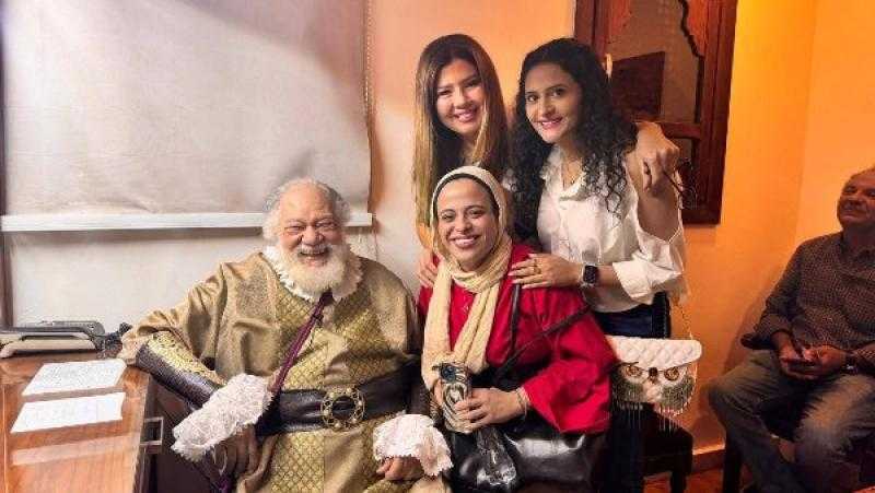 رانيا فريد شوقي تُعبر عن إعجابها بمسرحية ”الملك لير”