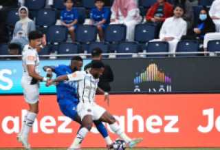 الهلال يحسم ديربي الرياض بعشرة لاعبين.. ليوناردو يضرب... الهلال يحسم ديربي الرياض بعشرة لاعبين.. ليوناردو يضرب والشباب يتعثر مجددًا