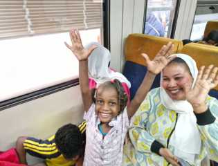 السكة الحديد تسيّر الرحلة الثلاثين لنقل الأشقاء السودانيين ضمن مشروع ”العودة الطوعية”