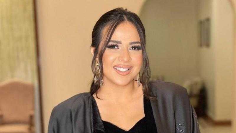 إيمي سمير غانم تشارك في تريند صور الزي الفرعوني