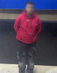 ضبط سائق تروسيكل حمل طلابا داخل الصندوق الخلفي... ضبط سائق تروسيكل حمل طلابا داخل الصندوق الخلفي بالقاهرة