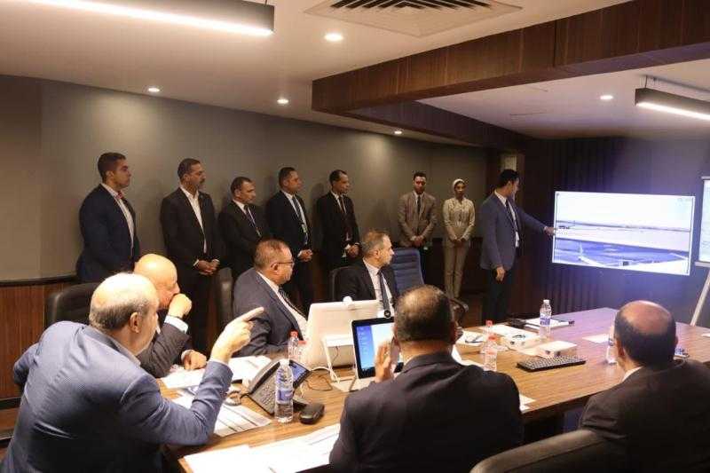 وزير الطيران يتابع استقبال ضيوف مصر القادمين لاحتفال المتحف الكبير