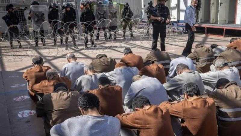 خلافات حادة داخل الأجهزة الأمنية الإسرائيلية حول التعامل مع الأسرى الفلسطينيين