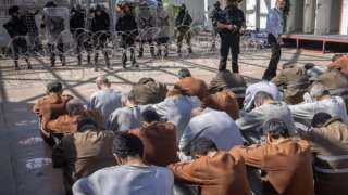 خلافات حادة داخل الأجهزة الأمنية الإسرائيلية حول التعامل مع الأسرى الفلسطينيين