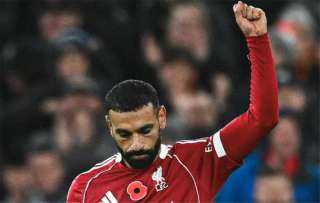 ليفربول يهزم أستون فيلا بثنائية وصلاح يتألق بهدف جديد في الدوري الإنجليزي