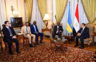 وزير الخارجية يشيد بما تشهده العلاقات مع رواندا من زخم متنامٍ