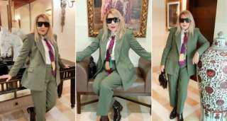 ببدلة رجالي..نادية الجندي تتألق في مهرجان وهران