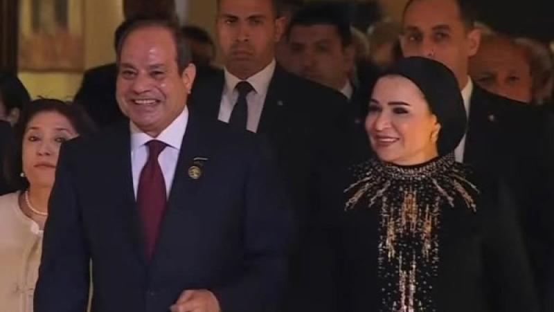 الرئيس السيسي وقرينته 