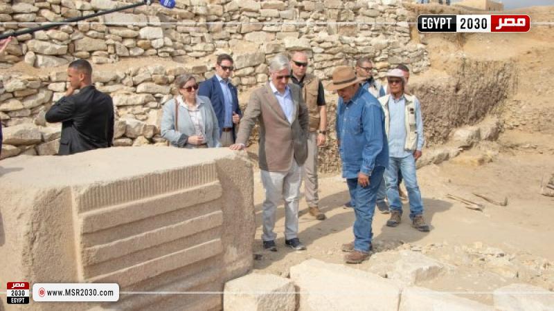 زاهي حواس يستقبل ملك بلجيكا بسقارة