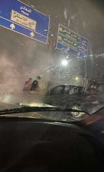 السيطرة على حريق سيارة أعلى محور حسب الله الكفراوي دون إصابات