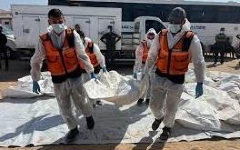 قطاع غزة يتسلم 45 جثماناً جديداً لشهداء الاحتلال ليصل الإجمالي إلى 270
