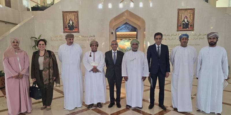 مساعد وزير الخارجية يزور مسقط لبحث أوضاع الجالية المصرية