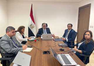 نائب وزير الخارجية يلتقي مجموعة من الشباب المصريين الدارسين بالخارج