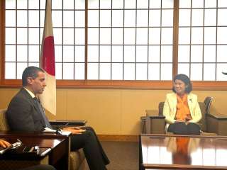 سفير مصر بطوكيو يبحث مع وزيرة الدولة اليابانية للشئون الخارجية تفعيل الشراكة الإستراتيجية