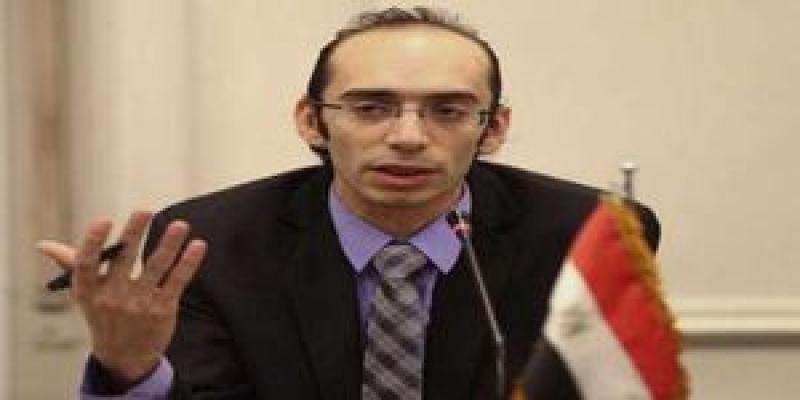 النائب محمد عبدالعزيز