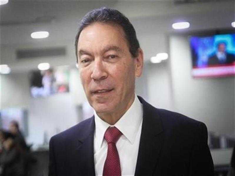 نحل هاني الناظر يكشف عن مكونات سحرية لعلاج تساقط الشعر