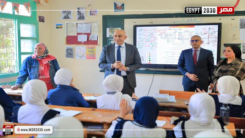 جانب من جولة وزير التعليم