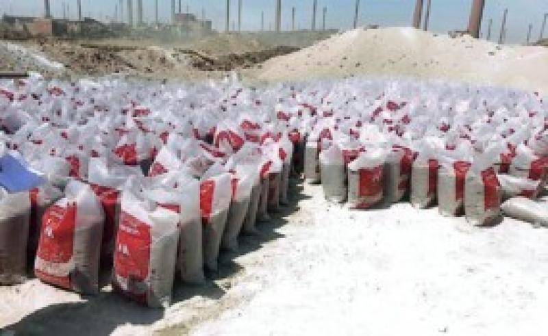 الأمن العام يضبط مخالفين يديران مصنعين بدون ترخيص لإنتاج الأسمدة وإعادة التدوير