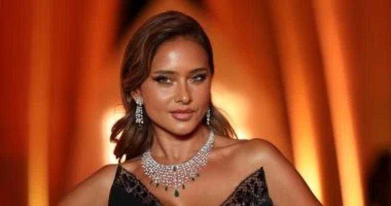 نيللى كريم ترد على شائعات ارتباطها بحارس مرمى
