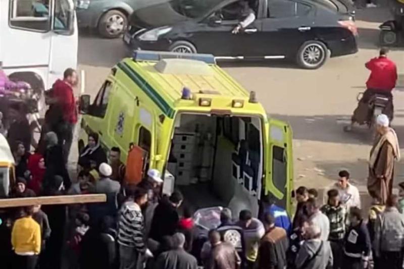 الاسعاف تنقل الضحايا 
