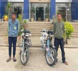 القبض على شابين استعرضا بدراجتين ناريتين على طريق... القبض على شابين استعرضا بدراجتين ناريتين على طريق سريع بالقاهرة