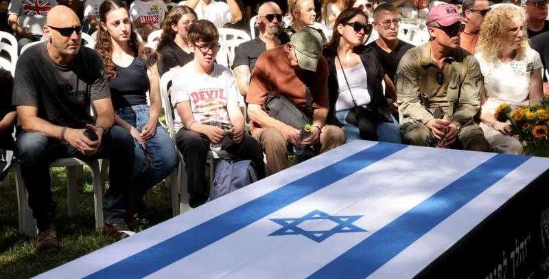 مكتب نتنياهو يعلن تسلم إسرائيل جثمان رهينة من الصليب الأحمر في غزة