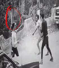 ” تاخد كام وتسيب القمر اللي معاك ” .. ذراع شاب تقطع دفاعا عن زوجته في الدقهلية