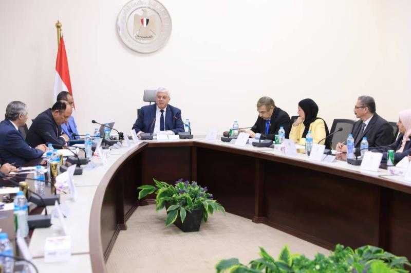 وزير التعليم العالي يترأس اجتماع مجلس صندوق الاستشارات والدراسات والبحوث الفنية والتكنولوجية