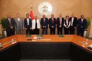 «الكهرباء» توقع مع إنفنيتي باور ومنصة الطاقة لحسن... «الكهرباء» توقع مع إنفنيتي باور ومنصة الطاقة لحسن علام اتفاقيات تكميلية لتطوير المشروعات الوطنية