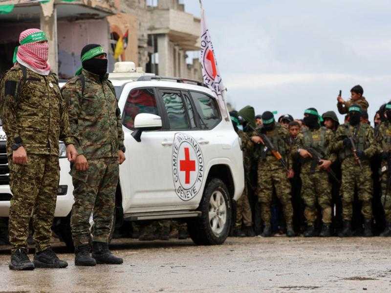 القسام تعلن أنها ستسلم جثة أحد الأسرى الإسرائيليين الساعة التاسعة بتوقيت غزة