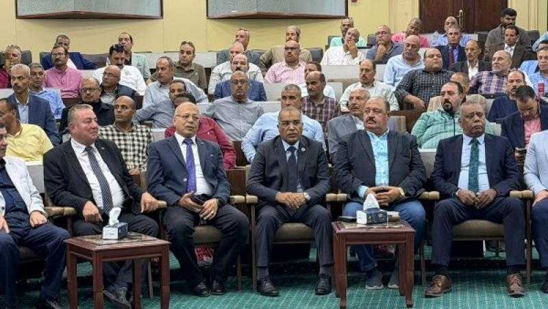 عبد المنعم الجمل: قانون العمل الجديد يحفظ كرامة وحقوق العامل